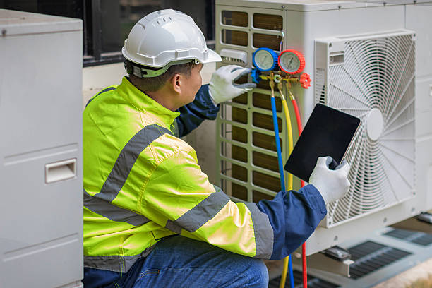 Professional Ac Installation technician working in Pine Island, TX